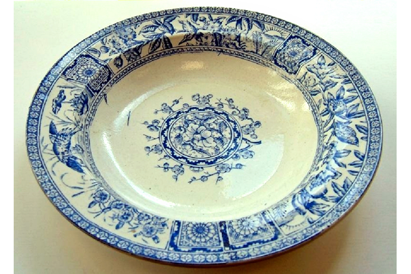 Late 19th century glazed ceramic plate manufactured by the Clyde Pottery Company, Greenock. Decorated with the 'Iona' pattern. Made between 1862 and 1900. - 2006.233 - © McLean Museum and Art Gallery, Greenock.